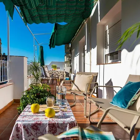 Genteel Mano De Hierro Apartment *