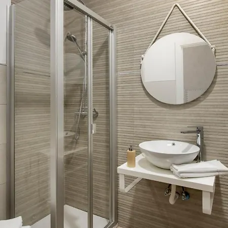 Apartment Genteel Mano De Hierro *